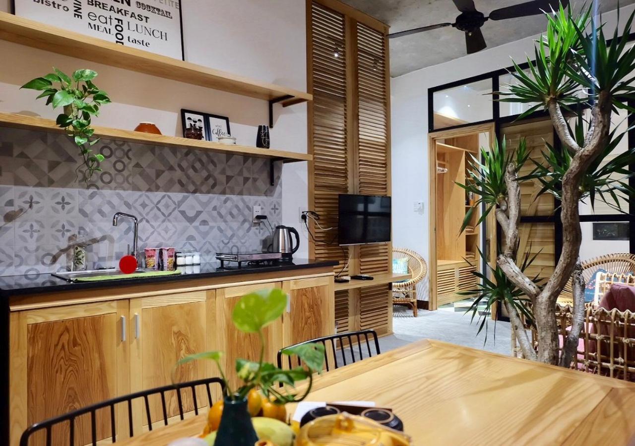 6 Bedroom House - Best Location - 5Mins My Khe Beach Дананг Екстер'єр фото
